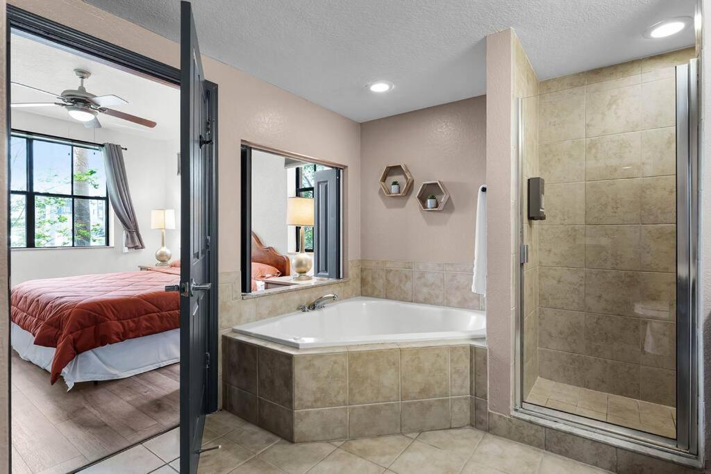 אורלנדו Designer Corner Suite 3Br/2Ba - Disney, Universal, Convention Center & Seaworld מראה חיצוני תמונה