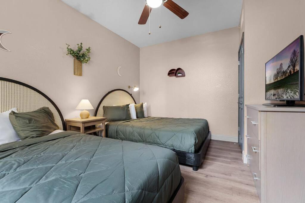 אורלנדו Designer Corner Suite 3Br/2Ba - Disney, Universal, Convention Center & Seaworld מראה חיצוני תמונה
