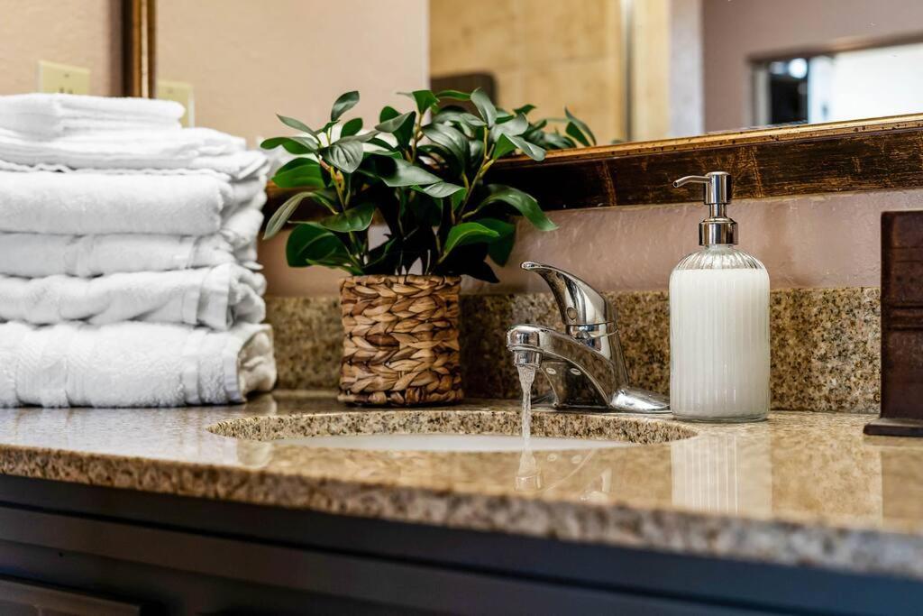 אורלנדו Designer Corner Suite 3Br/2Ba - Disney, Universal, Convention Center & Seaworld מראה חיצוני תמונה